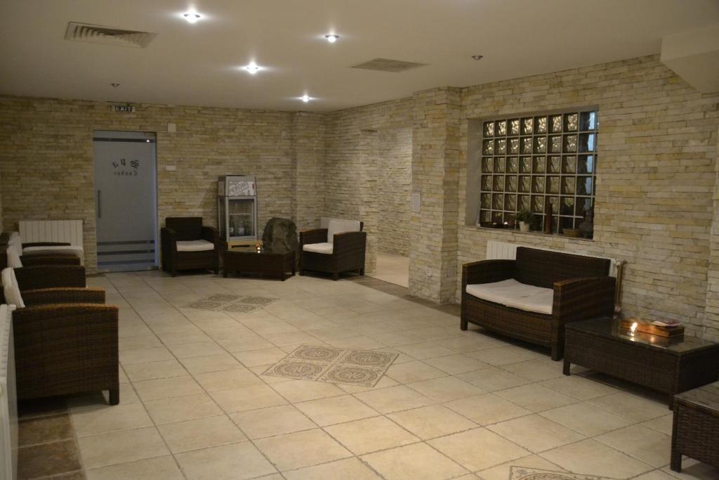 Hotel Condor Drobeta Turnu Severin Buitenkant foto