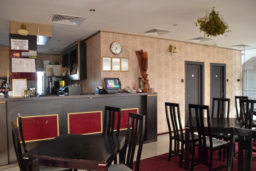 Hotel Condor Drobeta Turnu Severin Buitenkant foto