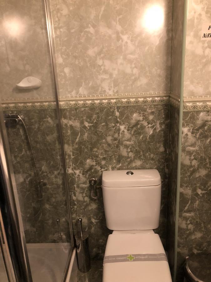 Hotel Condor Drobeta Turnu Severin Buitenkant foto